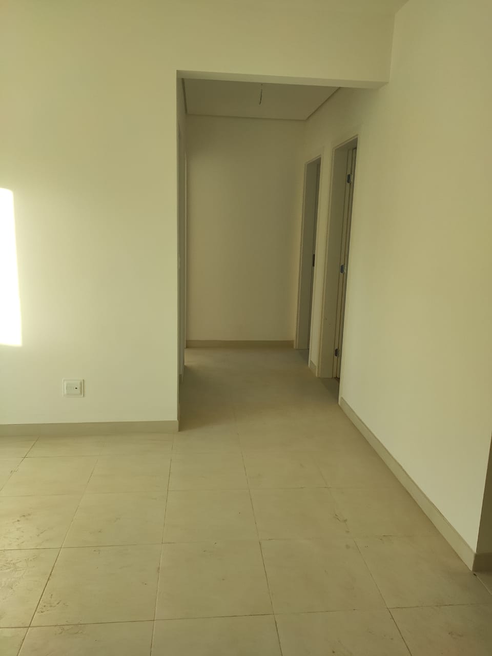 VENDO APARTAMENTO DE TRÊS QUARTOS NO BAIRRO IPORANGA 
